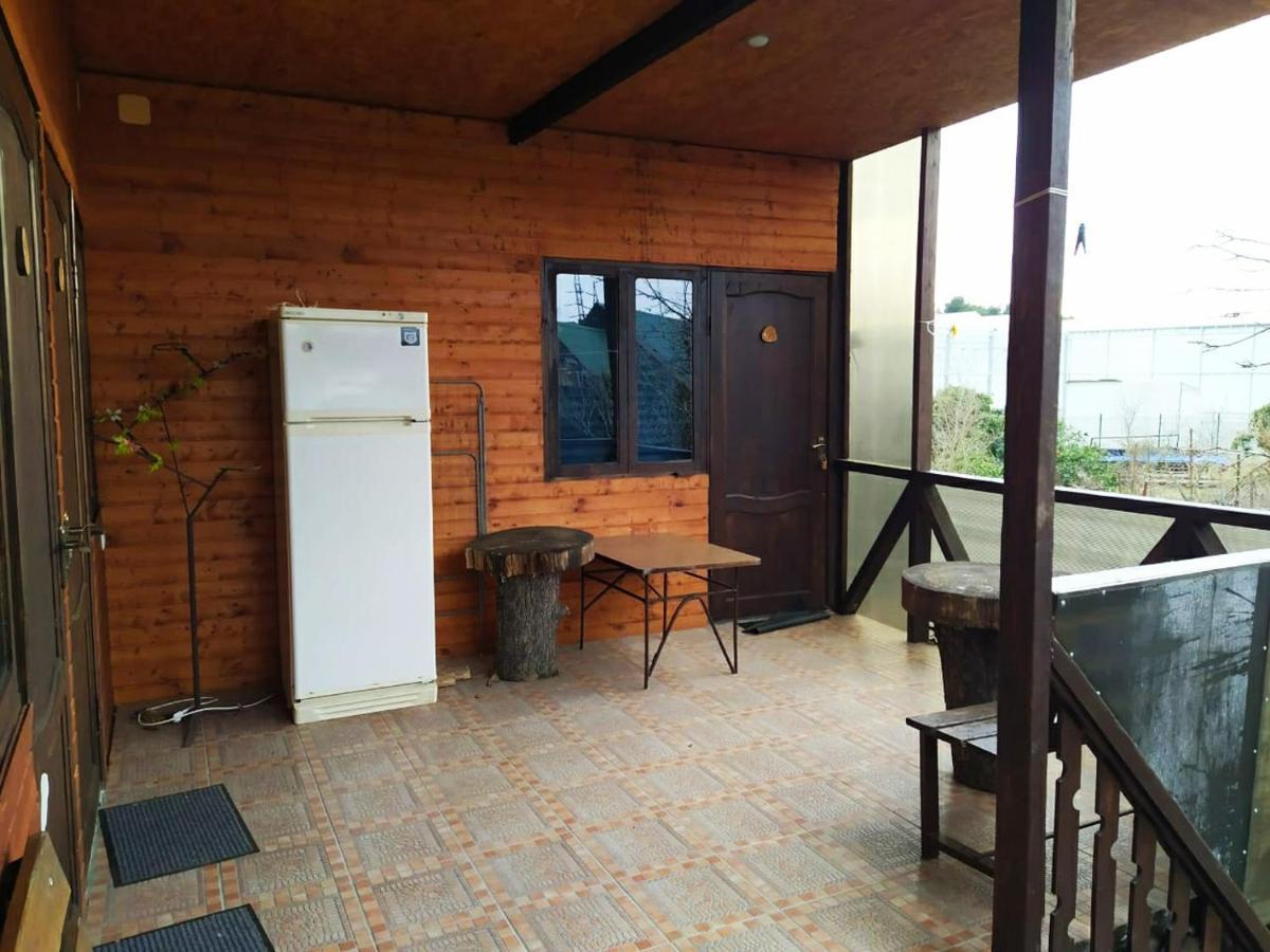 Guest House Lev Pizunda Exteriör bild